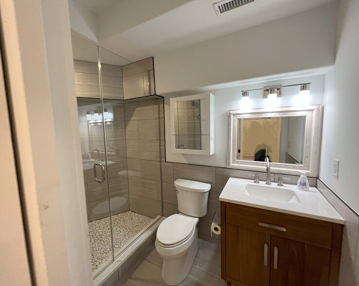 Building Photo - 3680 Indian Queen Ln