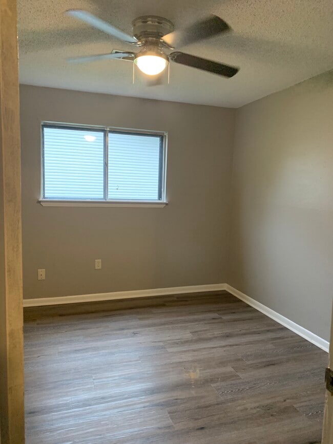 Guest bedroom #1 - 203 Club Ln