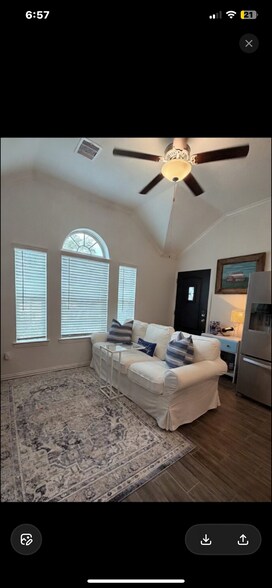 Building Photo - 15202 Queens Watchdog Ct