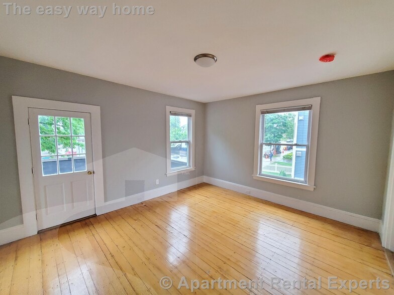 Building Photo - 146 Highland Ave