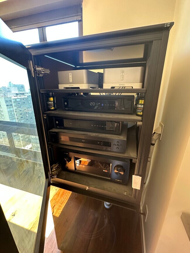 Building Photo - 1177 California St