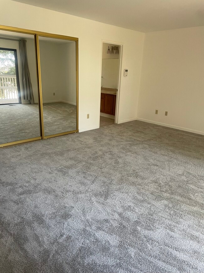 Building Photo - 24020 Janssen Ct
