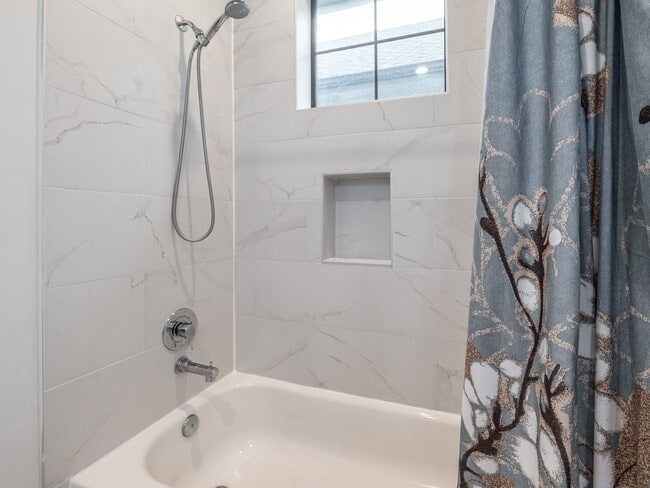 Building Photo - 210 E 32nd St