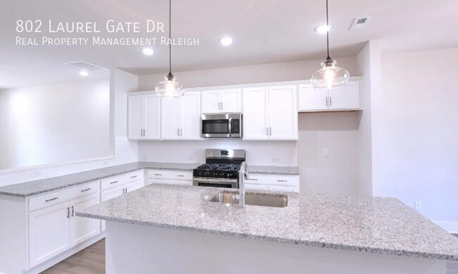 Building Photo - 802 Laurel Gate Dr