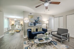 Interior Photo - Las Palmas Apartments