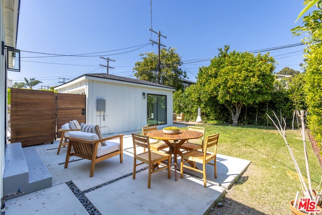 Building Photo - 3840 Lyceum Ave