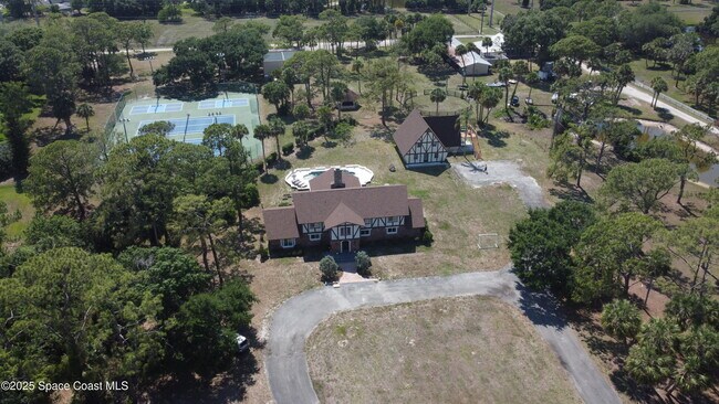 Building Photo - 2440 Brandywine Ln