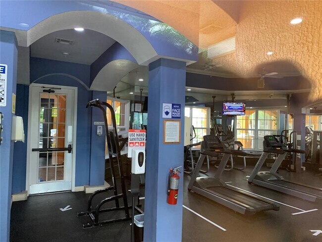 Building Photo - 5455 Vineland Rd