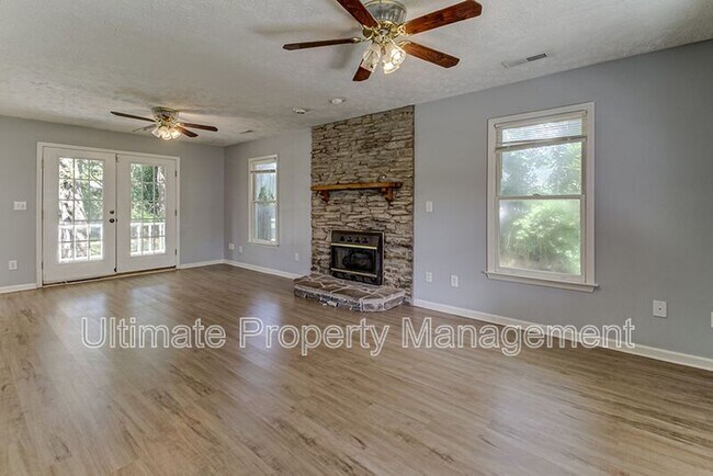 Building Photo - 4614 Masonboro Loop Rd