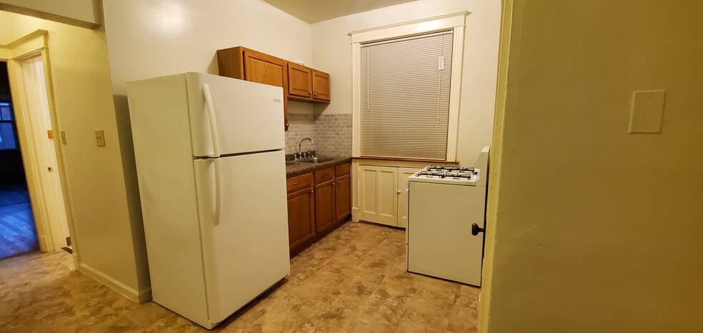 Building Photo - 6300 Cates Ave