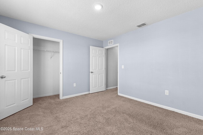 Building Photo - 402 Moray Dr