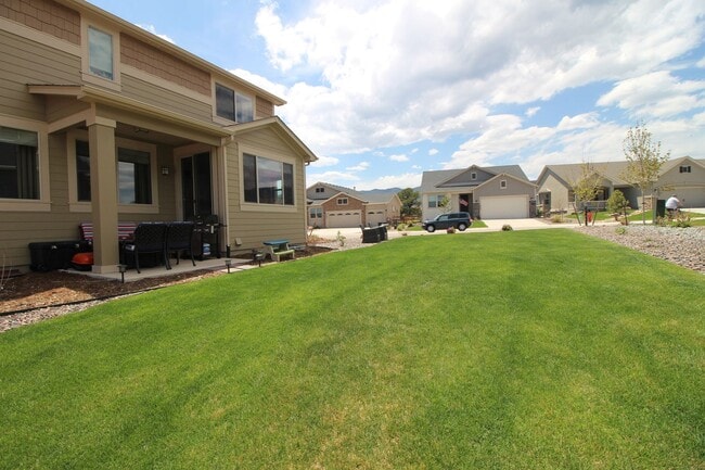 Building Photo - Amazing 4bdrm home in Forest Lakes