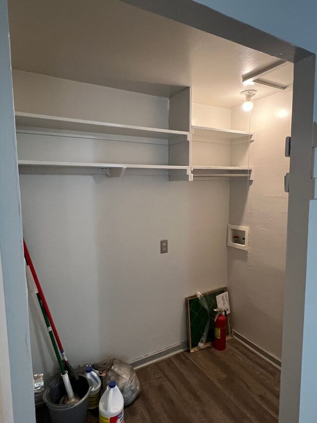 Building Photo - ***Applications Pending***Two-Bedroom dupl...