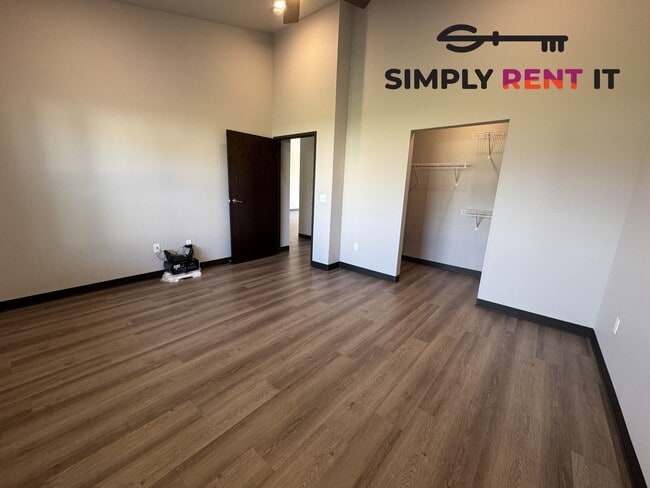 Building Photo - New 3 Bedroom, 3 Bathroom Sublease Brick Towne Ames Townhome