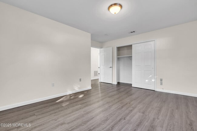 Building Photo - 140 Main Bayway