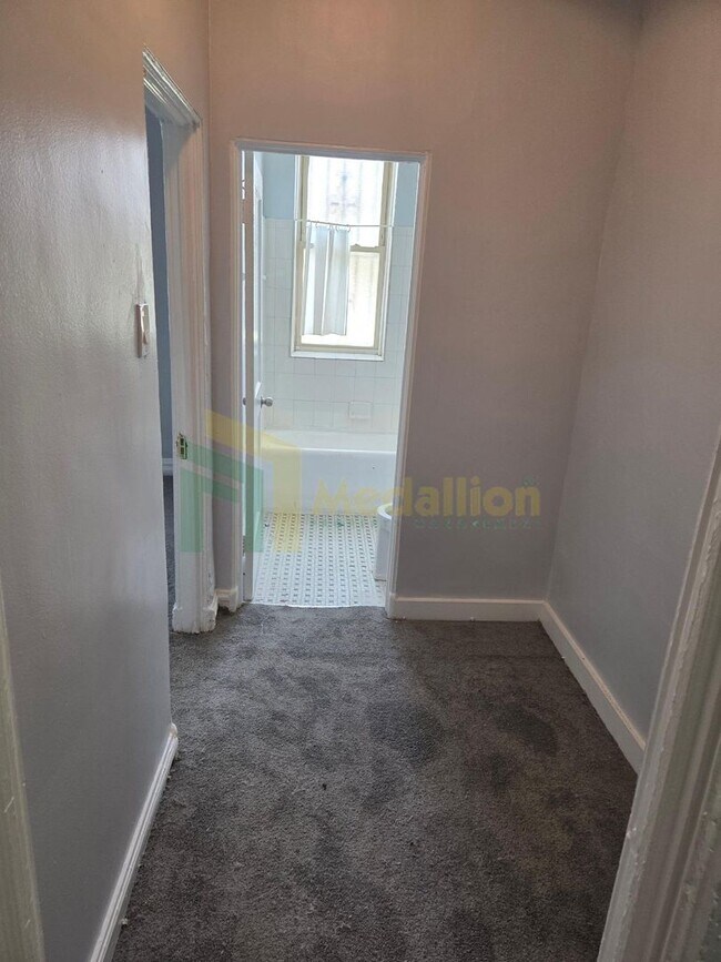 Building Photo - Bright & Spacious 2-Bedroom with Modern Up...