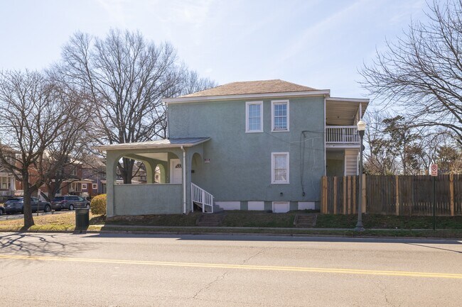 Building Photo - 2922 Noble Ave