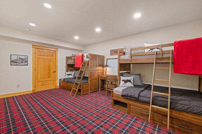 Building Photo - 20 Yellow Birch Cir