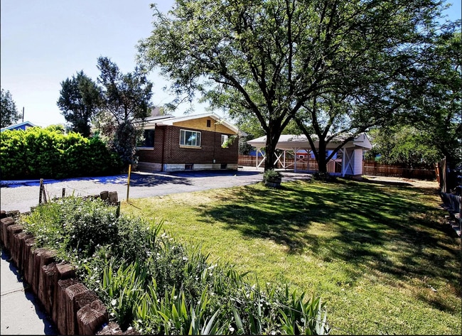 Building Photo - 1625 Walnut Ave