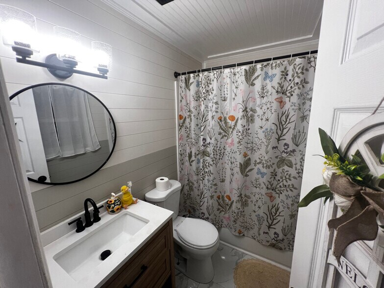 Building Photo - 129 Jean Dr