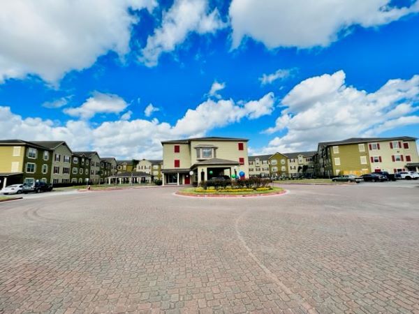 Building Photo - Big Bass Apartments