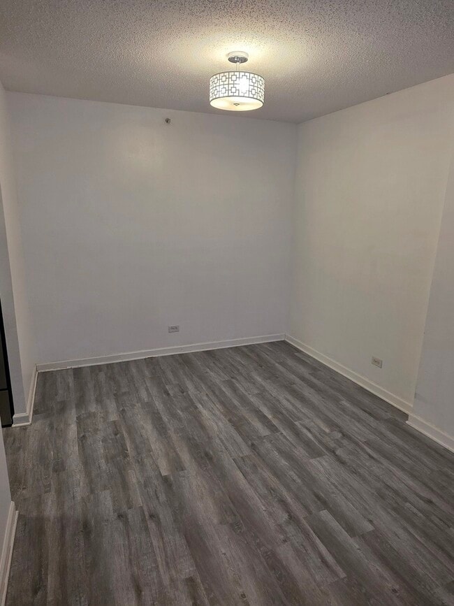 Building Photo - 1840 Huntington Blvd