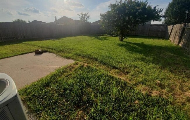 Building Photo - 14927 Diamond Way
