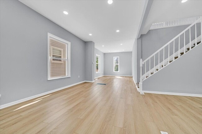 Building Photo - 408 Mt Vernon St