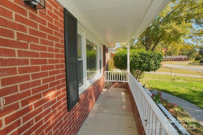 Building Photo - 1632 Kimberly Dr