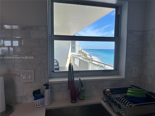 Building Photo - 3180 S Ocean Dr