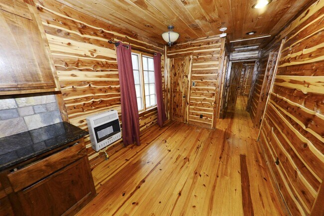 Building Photo - 5287 Carpenters Bluff Rd