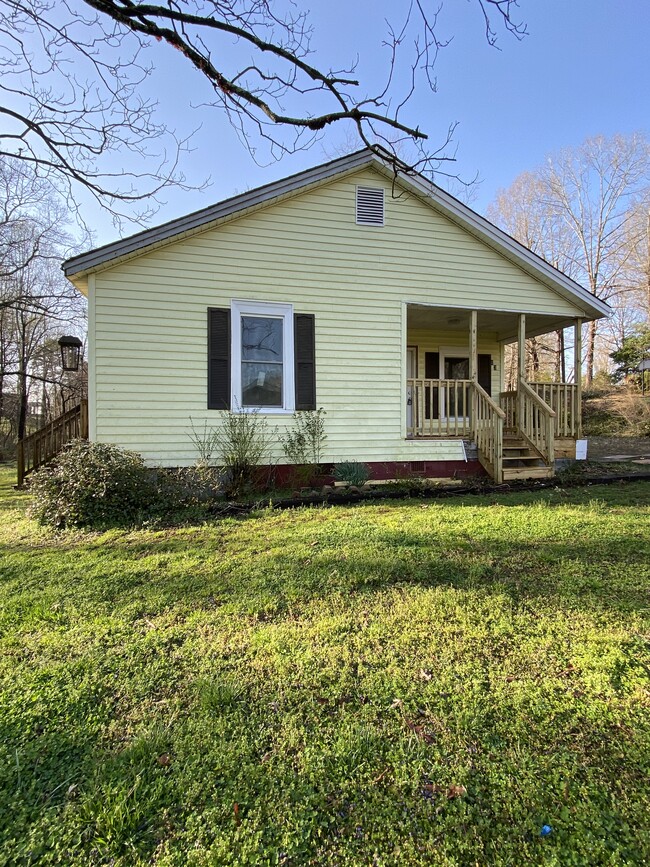 Primary Photo - Yellow Fully Renovated Two Bedroom Cottage