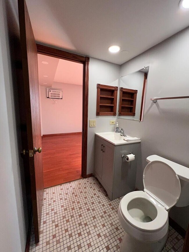 Building Photo - 669 Briar Hill Ln