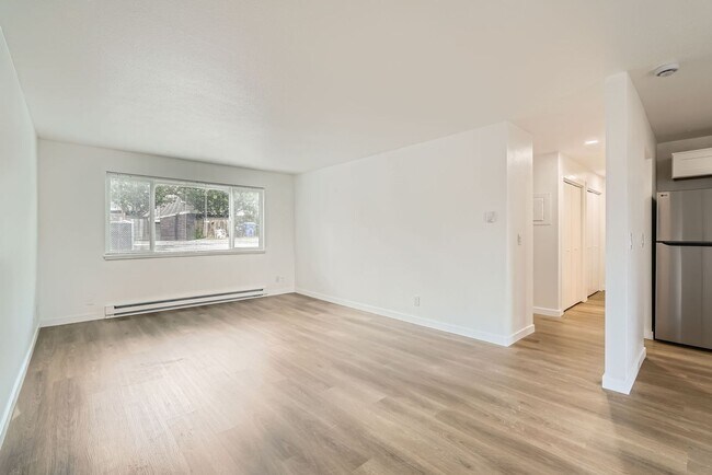 Building Photo - Spacious 1bed/1bath Apartment in West Seat...