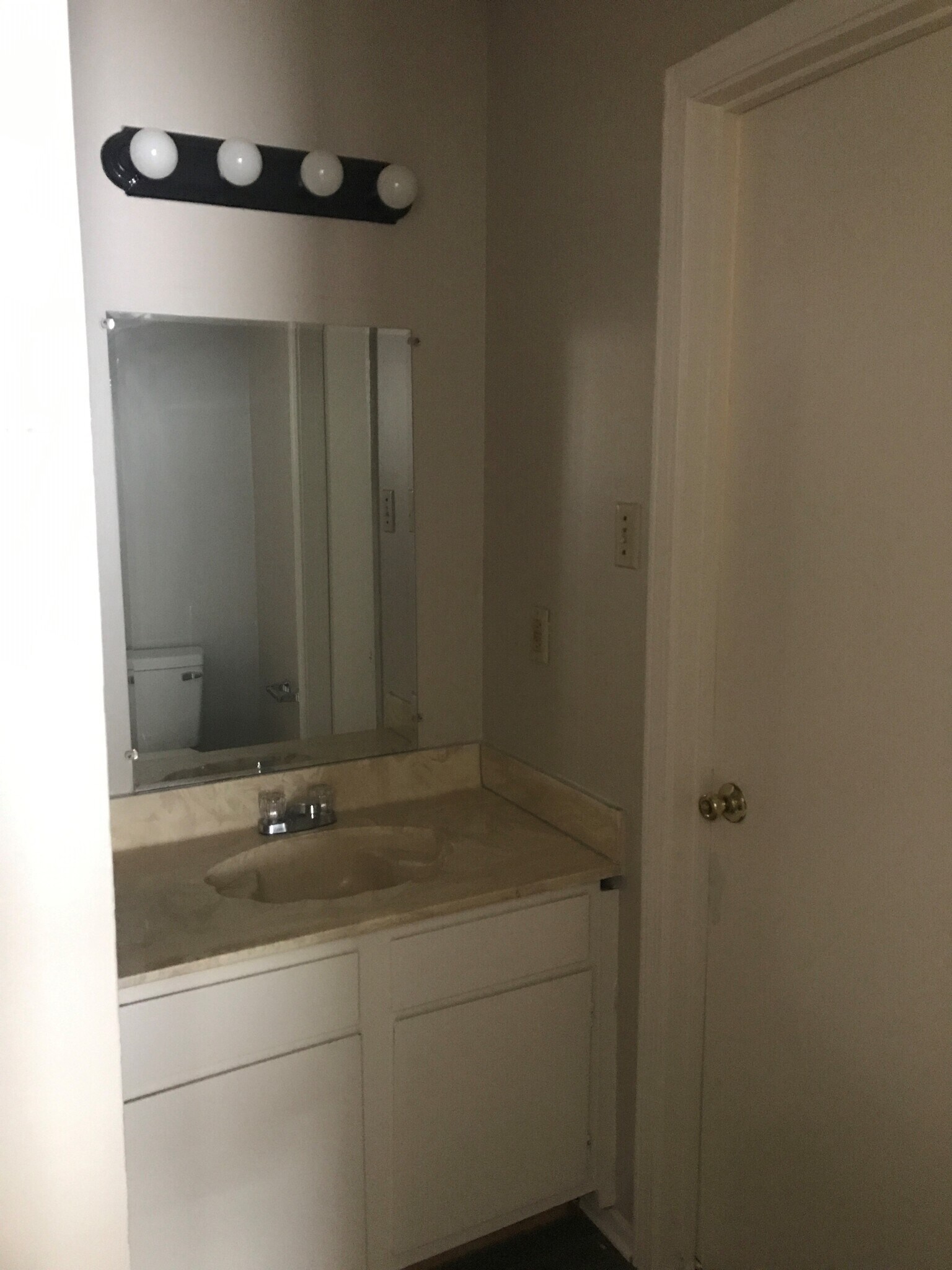 Building Photo - 8911 GSRI Ave