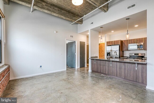 Building Photo - 4800 Brown St