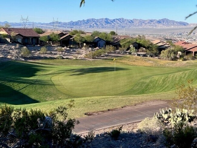 Building Photo - 3 Bed 2 Bath Golf Gated Community Pet Friendly,Boat Garage. Bullhead Parkway