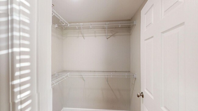 Building Photo - 2 Bed/2 Bath Condo in Pigeon Forge, TN Available Now!