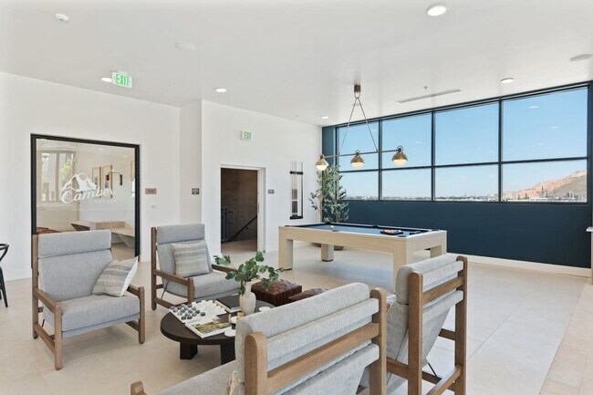Building Photo - 320 N 490 W