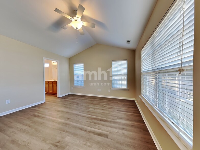 Building Photo - 411 Pine Hill Ln