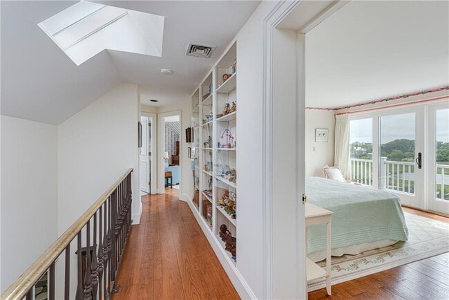 Building Photo - 25 Ocean Heights Rd