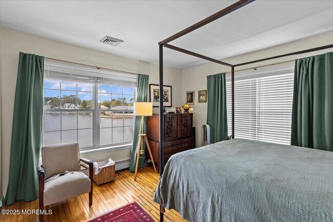 Building Photo - 1503 Comstock St