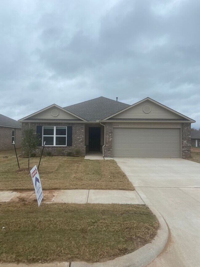 Building Photo - Move-In Ready! Charming 3-Bedroom, 2-Bath Home in Shadow Valley