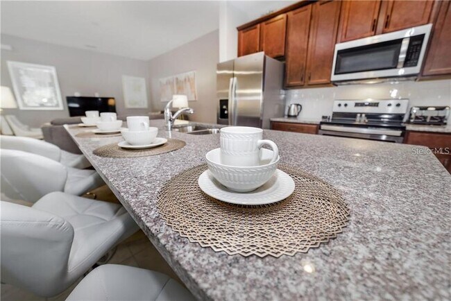 Building Photo - 1529 Carey Palm Cir