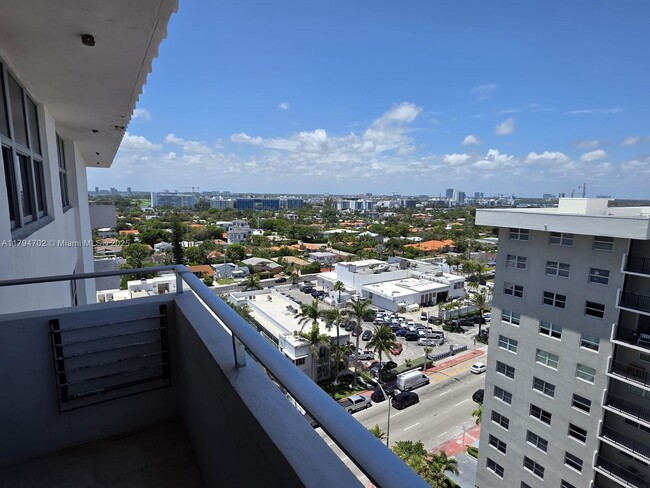 Building Photo - 9225 Collins Ave