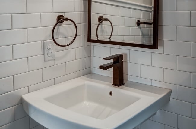 Building Photo - 1523 W Cary St