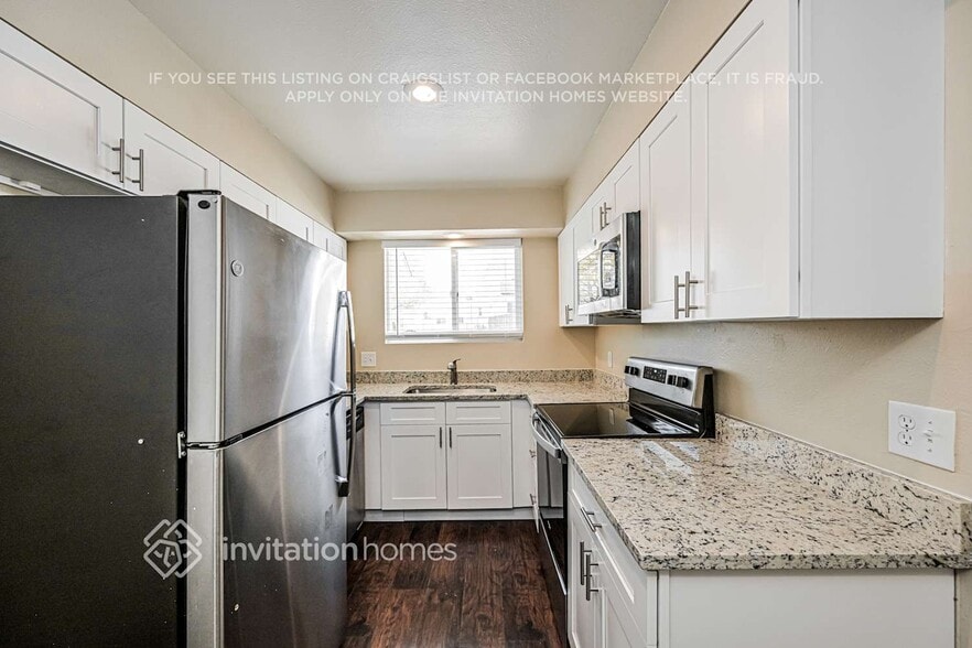 Building Photo - 16152 E Radcliff Pl