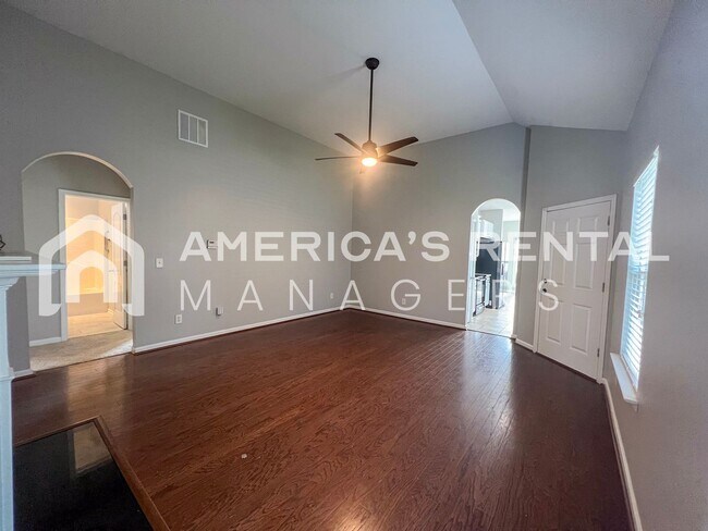 Building Photo - Beautifully Renovated Ranch-Style Home for Rent!!! View with 48 Hours Notice!