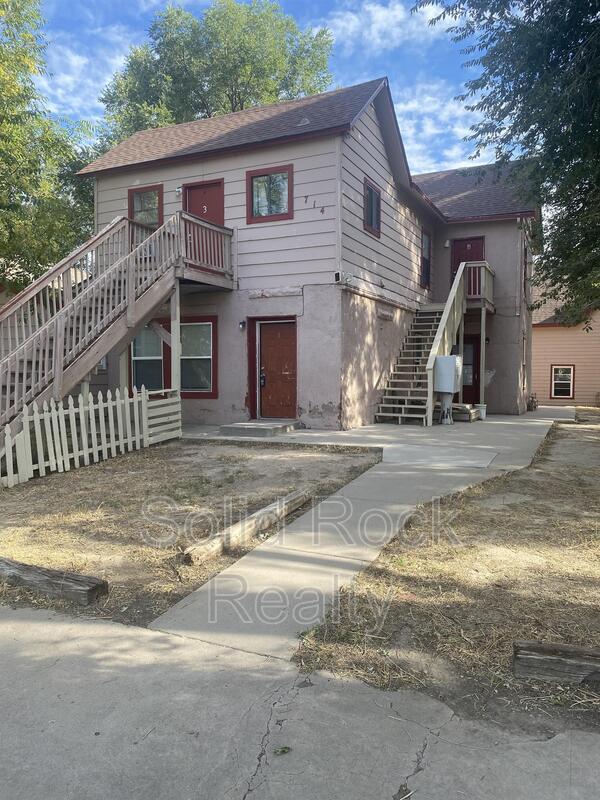 Building Photo - 714 E 3rd St