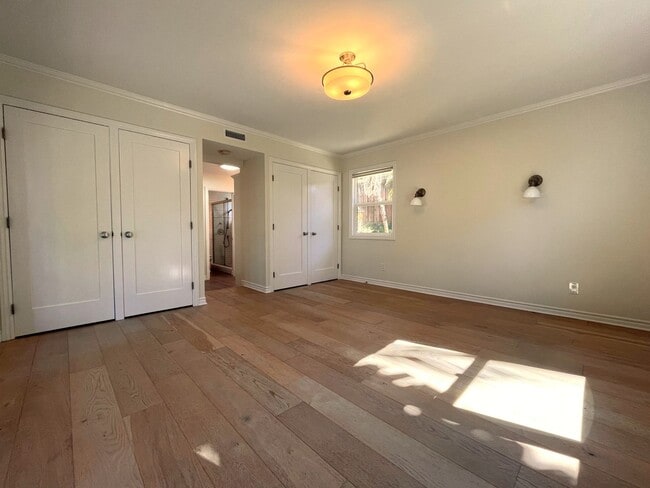 Building Photo - Most Charming Home in La Costa